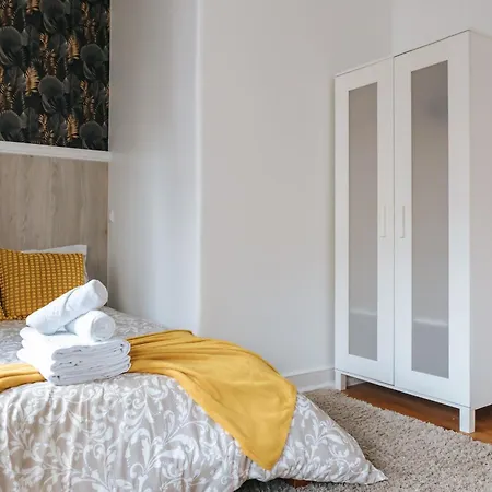 Проживание в семье Aquilla Family 301 *