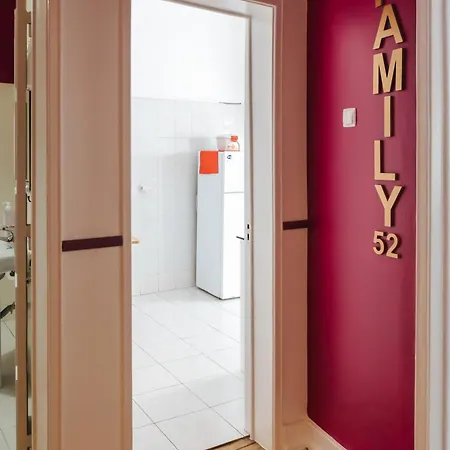 Проживание в семье Aquilla Family 301 *