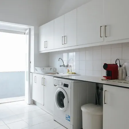 Aquilla Family 301 Лиссабон