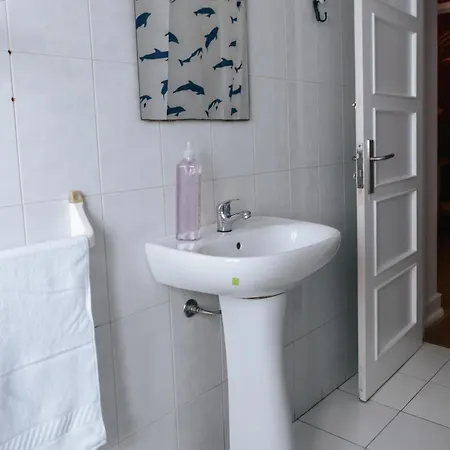 Проживание в семье Aquilla Family 301 *