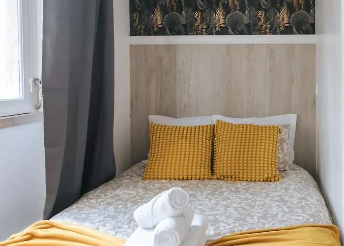 Aquilla Family 301 *