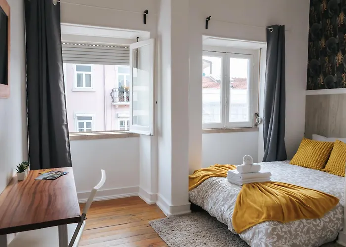 Проживання в сім'ї Aquilla Family 301 *