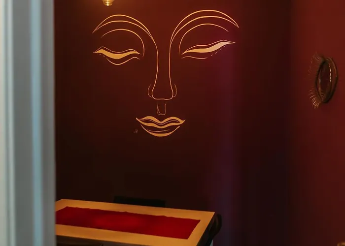 Проживання в сім'ї Aquilla Family 301