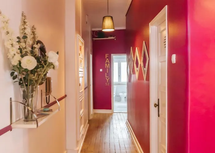 Aquilla Family 301 *