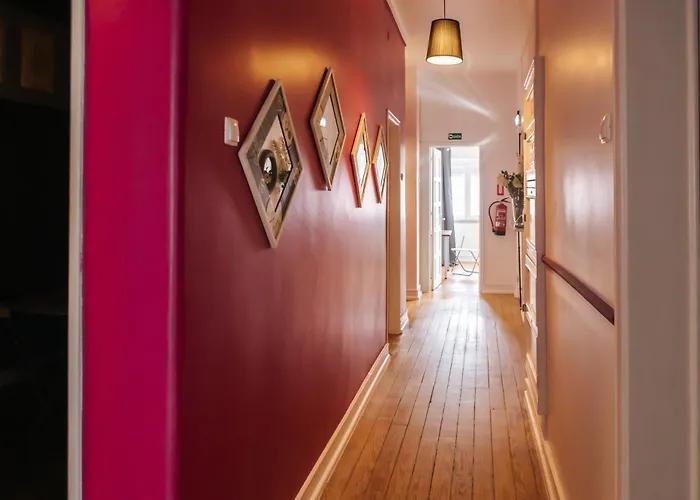 Проживання в сім'ї Aquilla Family 301 *