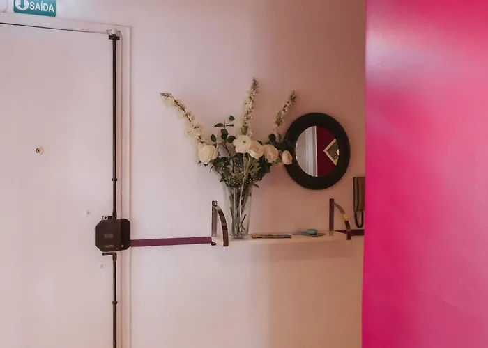 Проживання в сім'ї Aquilla Family 301 Лісабон