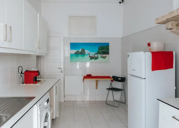 Aquilla Family 301 Лісабон