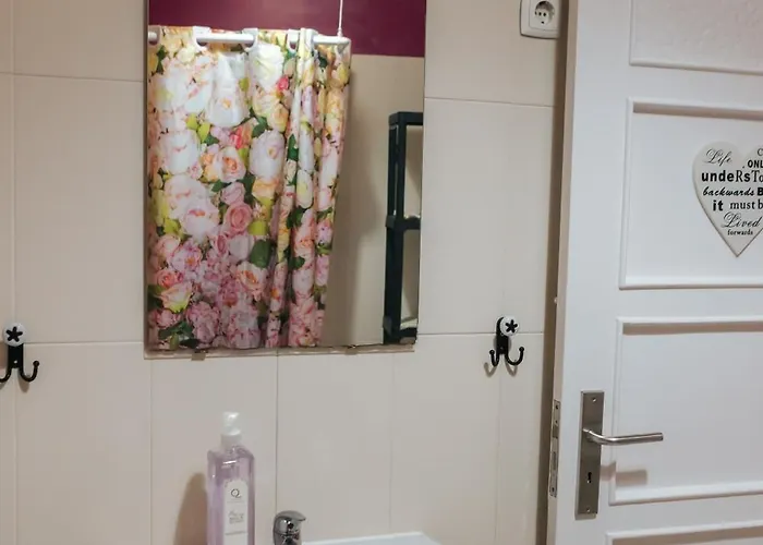 Aquilla Family 301 Проживання в сім'ї