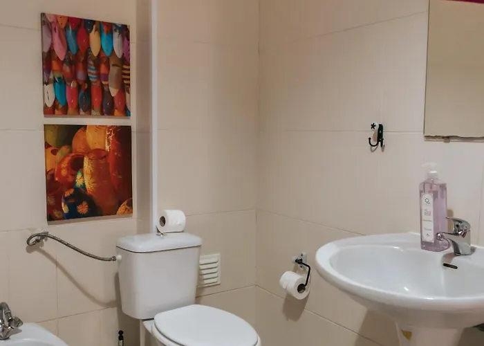 Проживання в сім'ї Aquilla Family 301 *