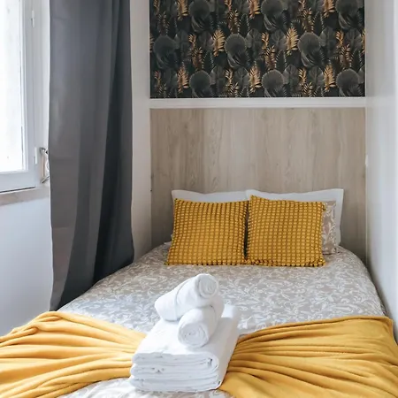 Aquilla Family 301 *